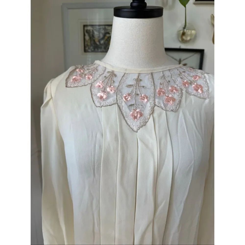 Vintage Windridge Ivory Georgette Vertical Pleat Illusion Embroidered Neck Embro